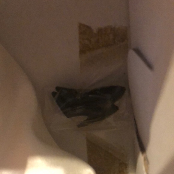 BOB MACKIE JEWEL ESSENCE COLLECTION BARBIE DOLLS -5 barbies, brooch & portfolio - Picture 5 of 13